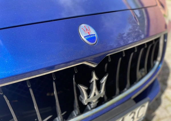 Maserati Ghibli cena 145000 przebieg: 74000, rok produkcji 2015 z Warszawa małe 106